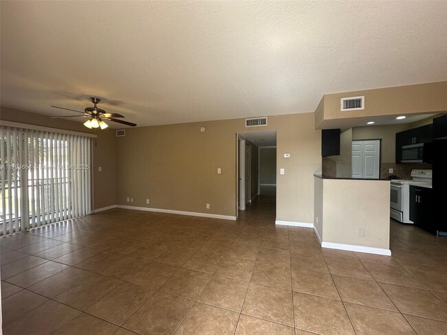 Foto del edificio - 2830 NW 55th Ave
