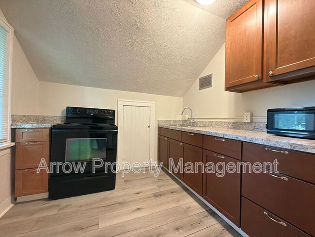 Foto del edificio - 3304 S 40th St