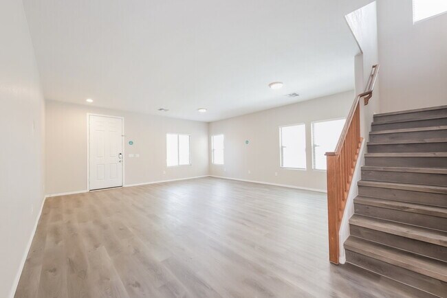 Building Photo - 21160 E Munoz St