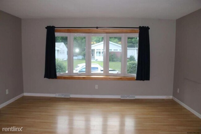 Foto del edificio - 4 br, 3 bath House - 7 Hialeah Dr