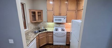 Building Photo - 623 Atherton Pl