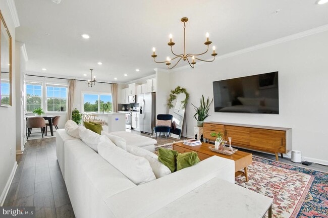 Building Photo - 5051 Silver Oak Dr