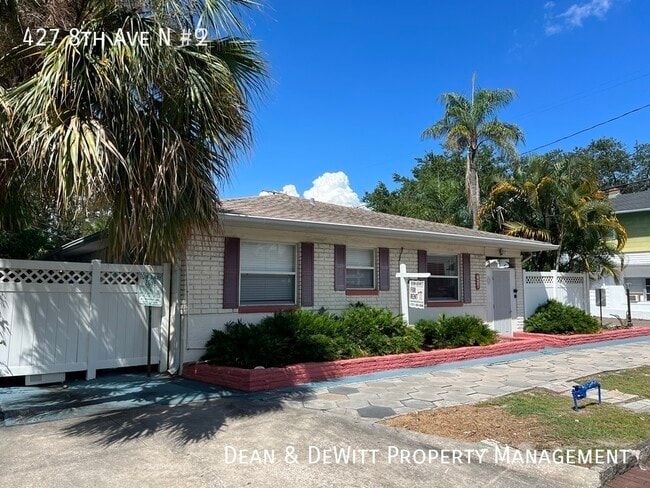 Building Photo - 427 8th Ave N