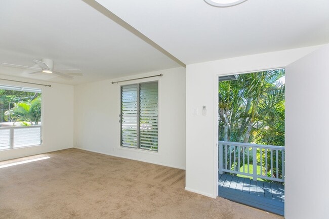 Building Photo - 4715b Kahala Ave