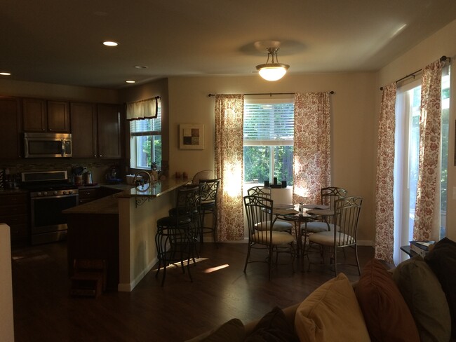 Building Photo - Vinland Pointe Home!