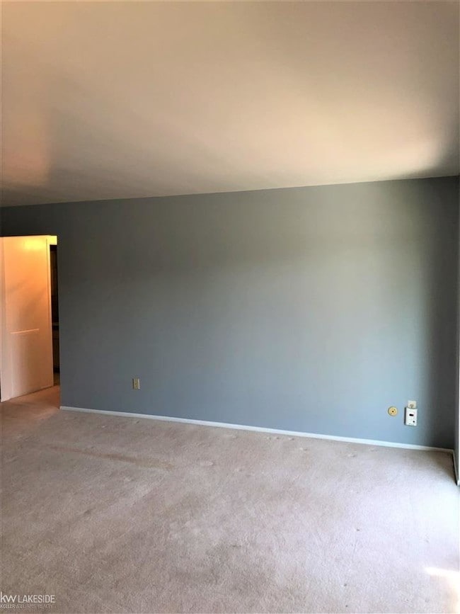 Building Photo - 318 Riviera Dr