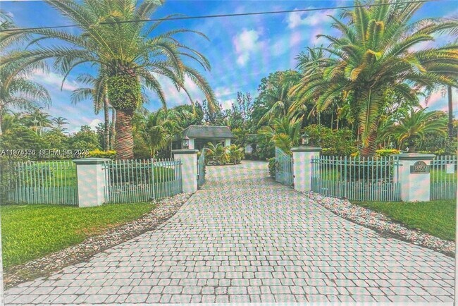 Building Photo - 14500 SW 17th Ct