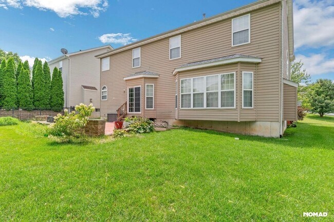 Foto del edificio - Spacious 5BR House in Saint Charles