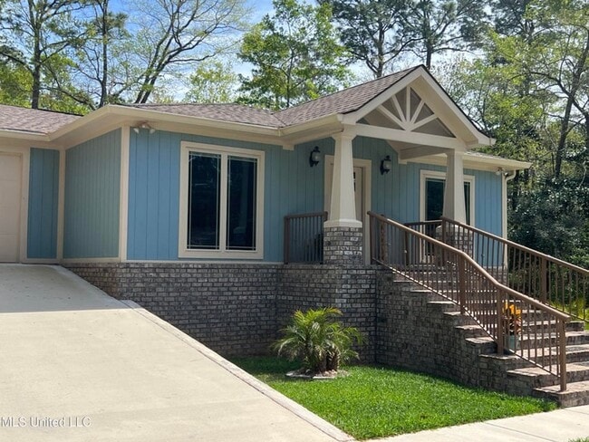 Building Photo - WELCOME TO THE THREE C’s – Cozy, Cute, Com...