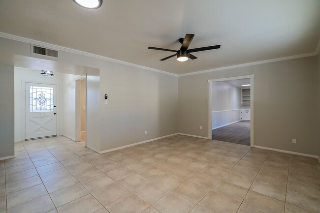 Building Photo - 3bed/2bath with pool in Scottsdale Highlands!