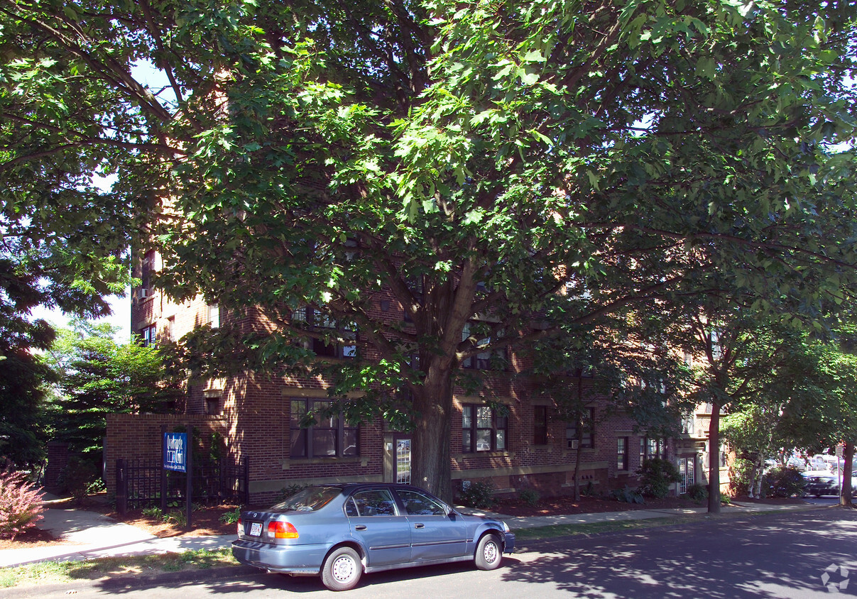 Foto del edificio - Quadrangle Court