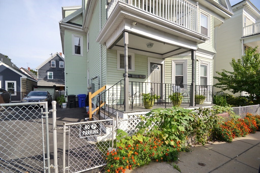 Primary Photo - 42 Corona St