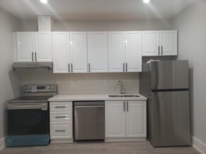 Building Photo - 17 Malta St