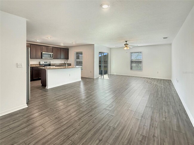 Building Photo - 2029 Amber Sweet Cir