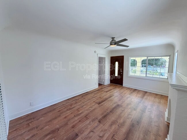 Building Photo - 2407 Fernleaf St