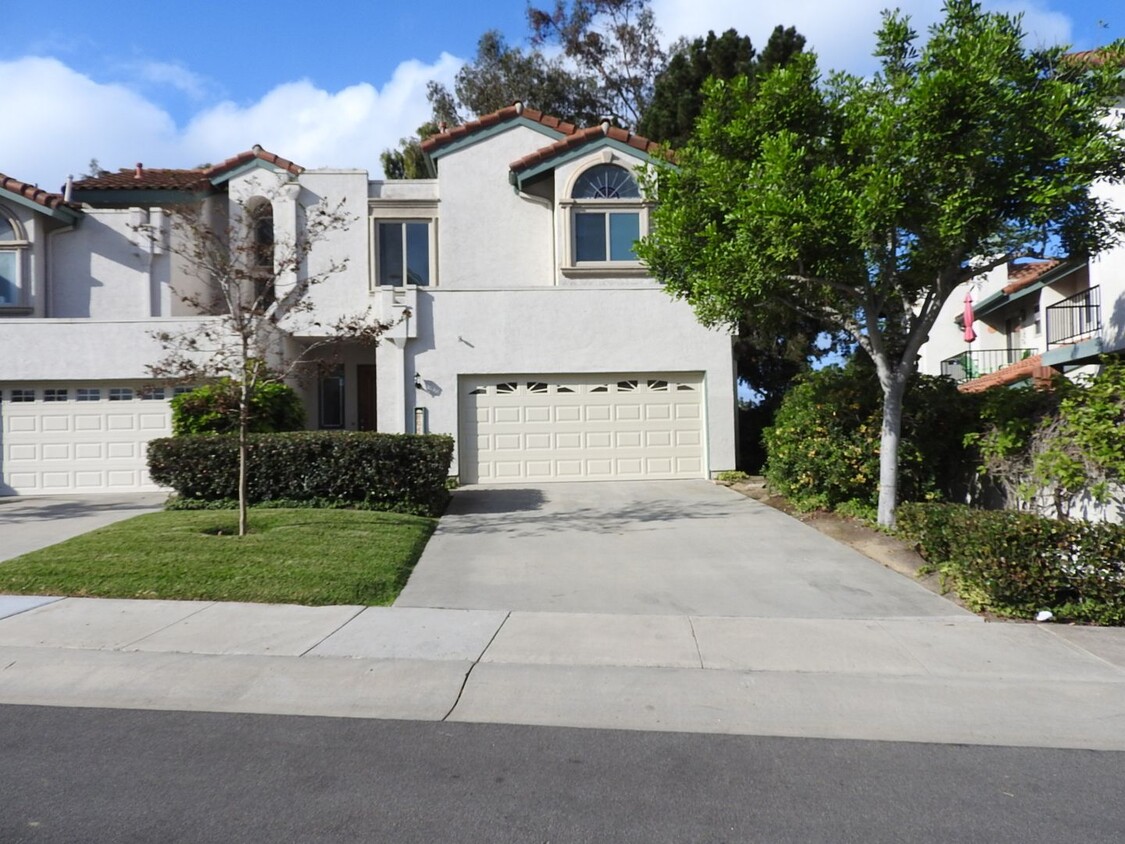 Primary Photo - UTC Recently Remodeled Townhouse