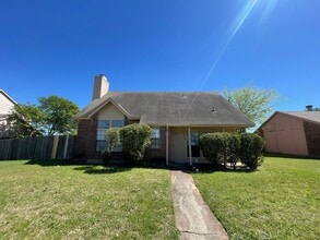 Building Photo - 1218 Greenbriar Ln