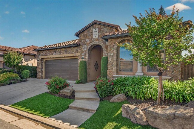 Foto del edificio - Tuscan Bluffs at Copper River - Granville Home, 4BR/3BA, On Golf Course - Lots of Amenities