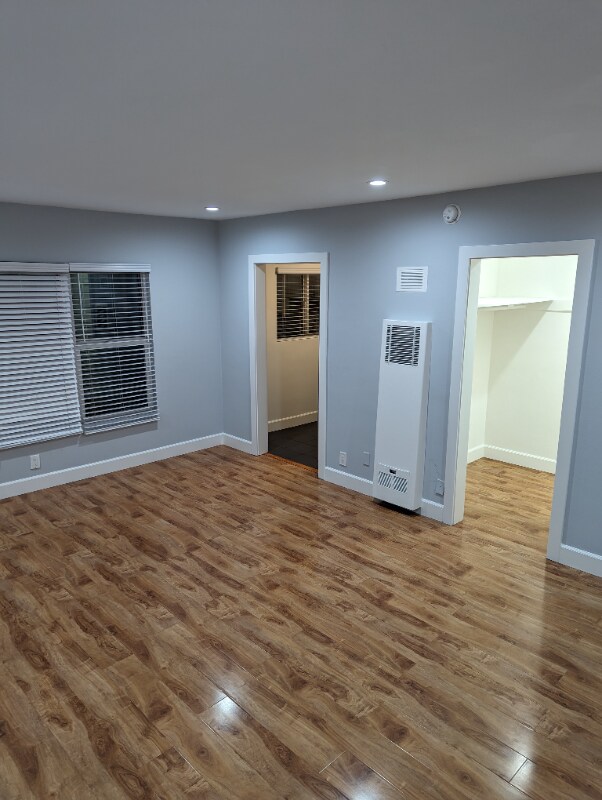 Building Photo - 7068 Lanewood Ave