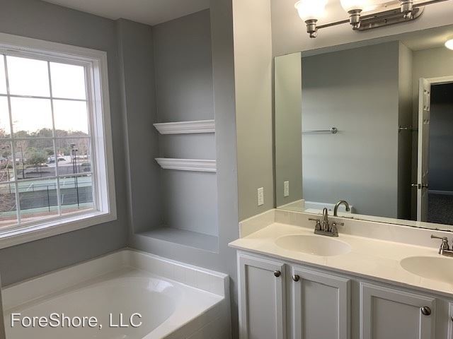 Foto del edificio - 5 br, 4 bath House - 2157 Blakers Blvd.