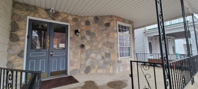 Building Photo - 1337 Washington St