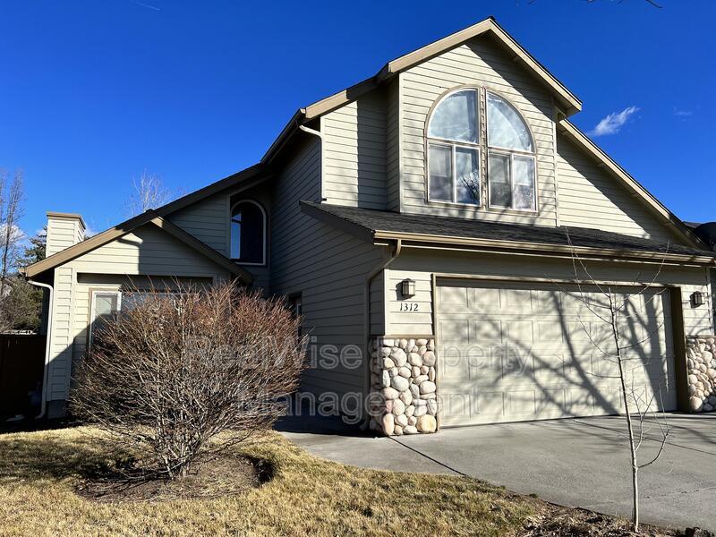 Primary Photo - 1312 NE Tucson Way
