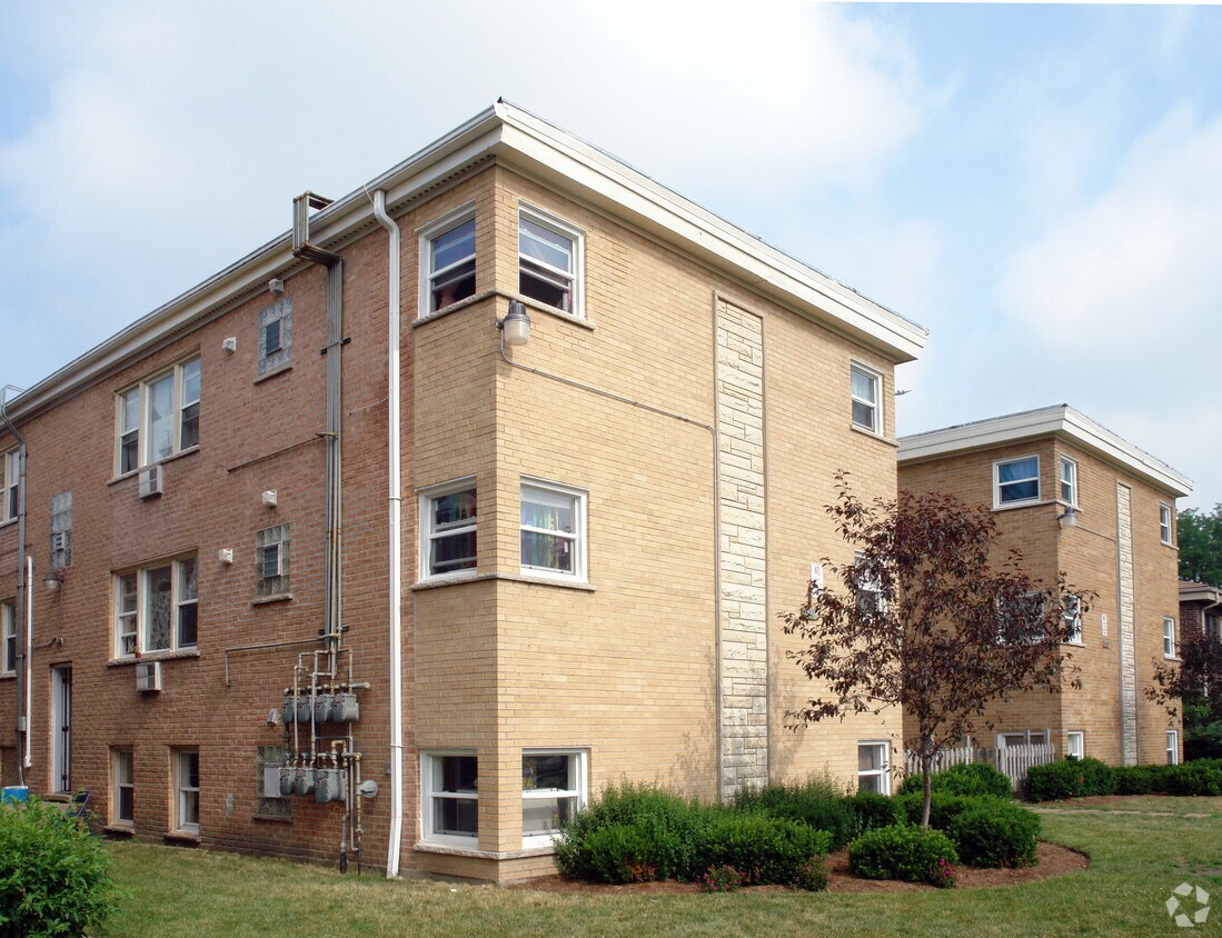 Primary Photo - 130-140 N Wolf Rd