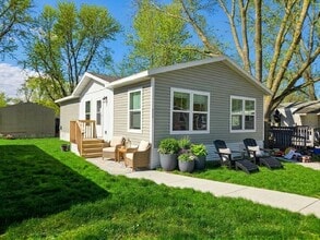 Building Photo - 205 Janjo Dr