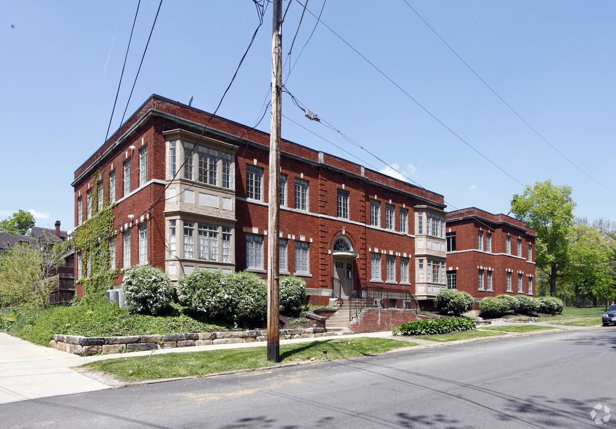Primary Photo - 271 Park Ave