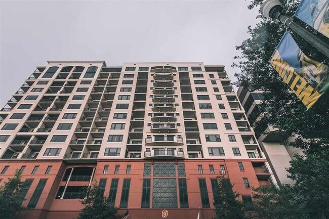Foto del edificio - 121 N Monroe St
