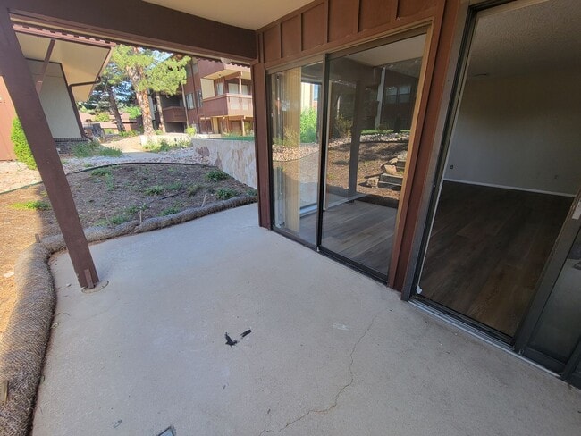 Building Photo - Sunny and Quiet Garden Level 3 bed, 2 bath condo in a convenient East Boulder neighborhood.