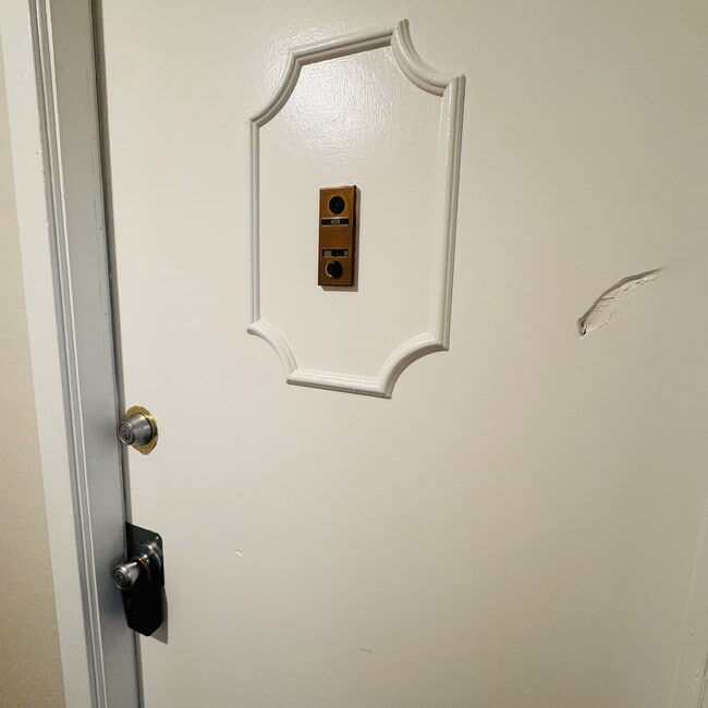 Building Photo - 2901 Helena Ave