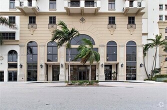 Building Photo - 1805 Ponce de Leon