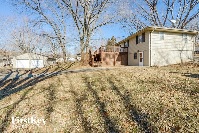Building Photo - 413 Holtz Ave