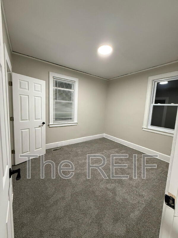 Foto del edificio - 16188 Lawton St