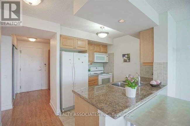 Building Photo - 10 Northtown Way