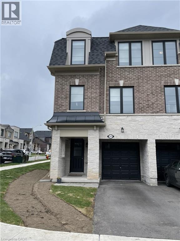 Building Photo - 1373 Almonte Dr