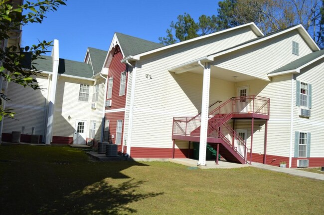 Building Photo - 39000 Henry Rd