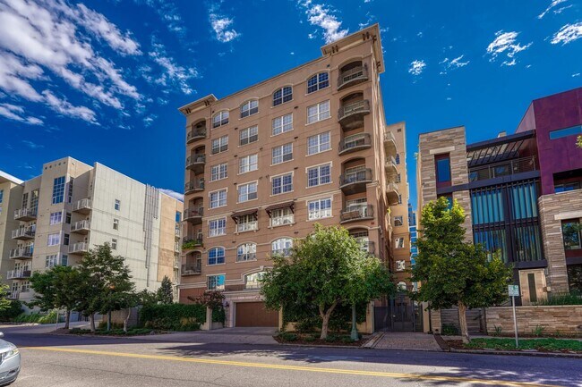 Foto del edificio - About This Property