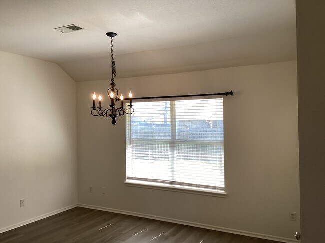 Foto del edificio - 17621 Lead Ln