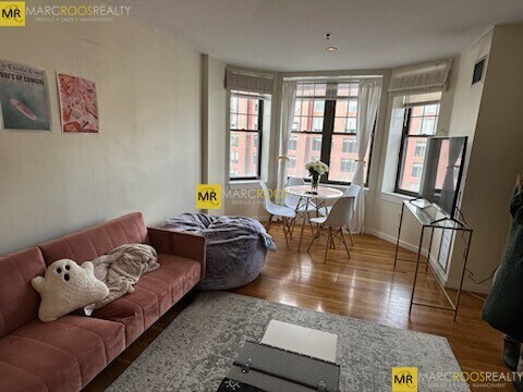 Foto del edificio - 534 Commonwealth Ave