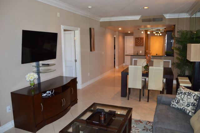 Building Photo - Meridian Furnished 2 Bd / 2 Ba Luxury Condo - Resort Style Living.