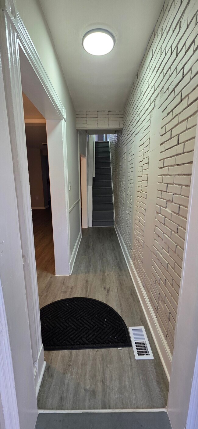Foto del edificio - 2521 E Madison St