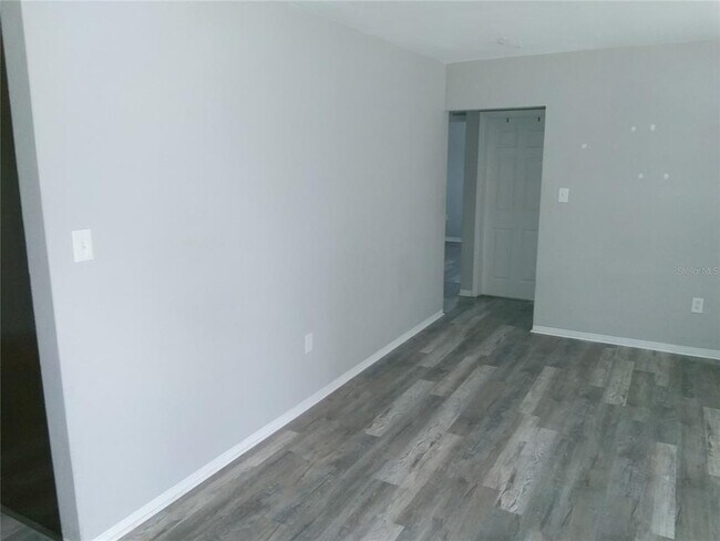 Foto del edificio - 6041 43rd Ave N