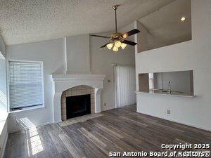 Foto del edificio - 10207 Raven Field Dr