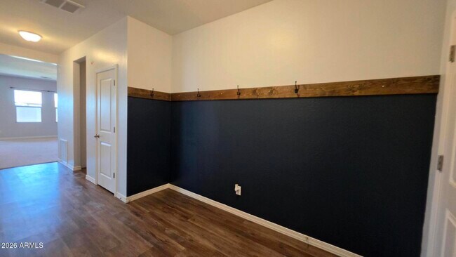 Foto del edificio - 37392 W Capri Ave