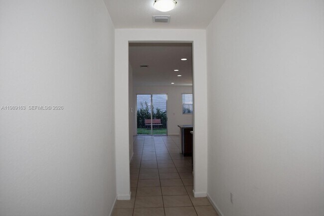 Foto del edificio - 27440 SW 135th Ave Rd