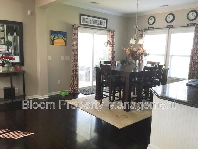 Foto del edificio - 5432 Kings River Dr