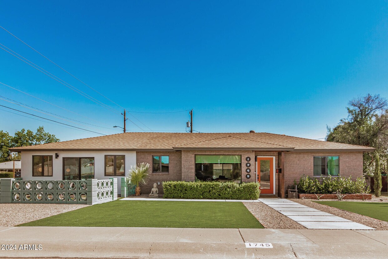 Foto principal - 1745 E San Juan Ave