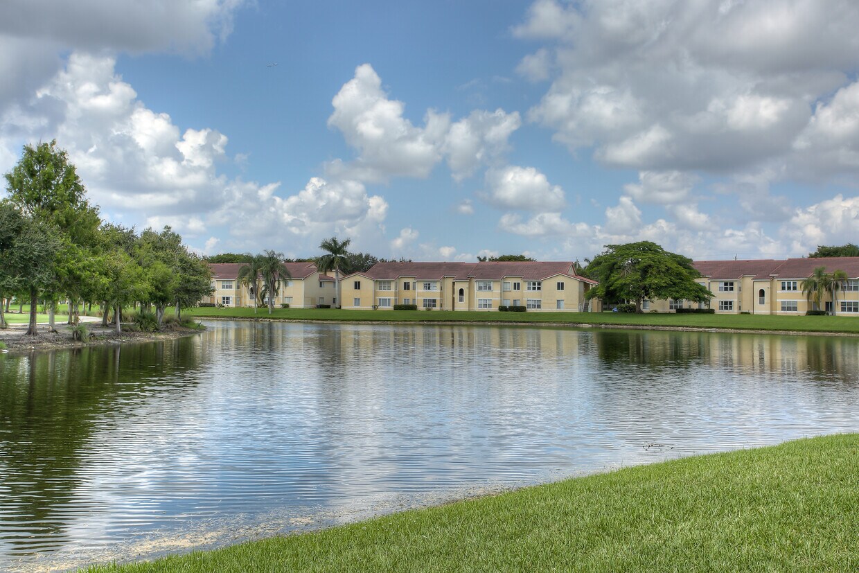 Lake view - 663 Vista Isles Dr
